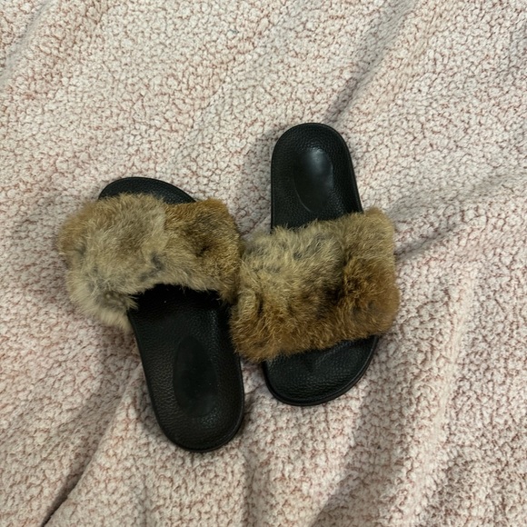 Authentic fur slides size 6 - Picture 1 of 5